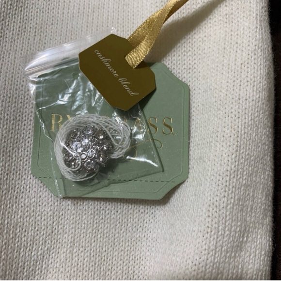 NWT Ryegrass White Cardigan with Jeweled buttons size XS - Picture 8 of 11